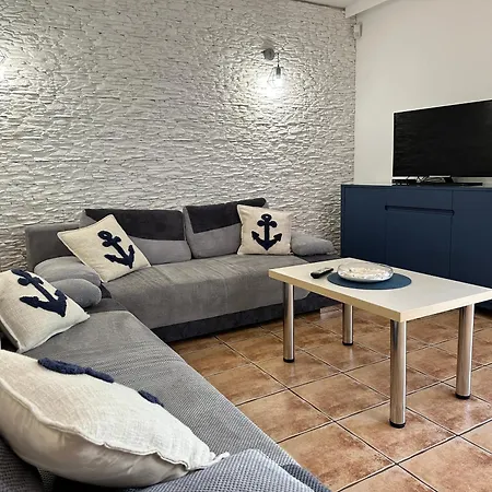 Kapitanski Achkaszuby 別荘 *